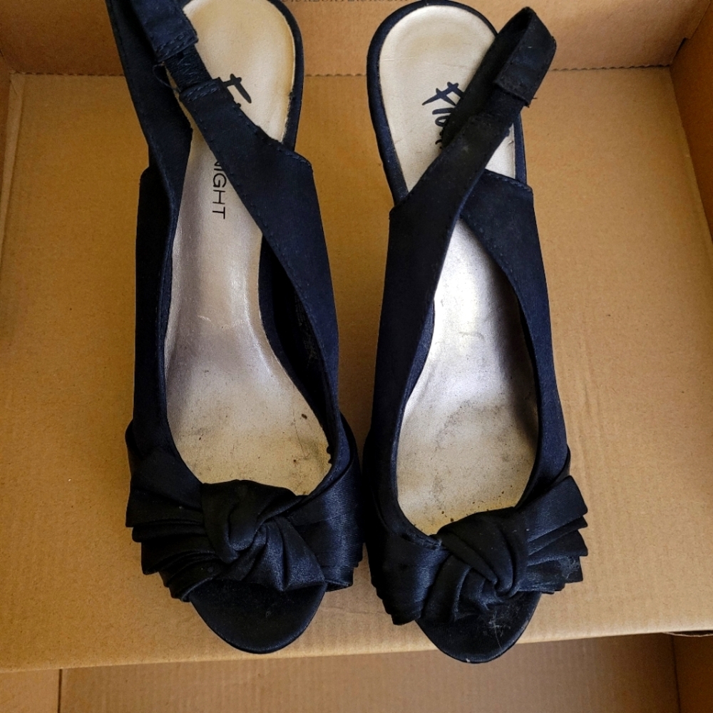 Women’s Fioni Night Satin Black Peep Toe Pump Heels Size 6 EUC